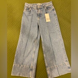 Crop wide leg front seam jeans with high rise leg